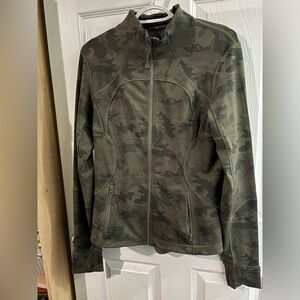 Lululemon forme jacket savasana camo fatigue green